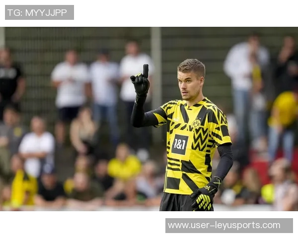 埃姆雷詹与多特达成续约协议薪水大幅下降至2028年